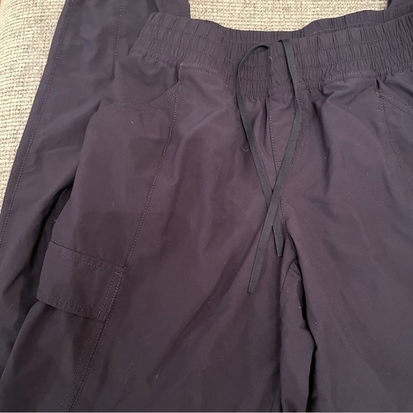 The North Face Never Stop Wearing Cargo Navy Joggers 4 - Picture 5 of 7